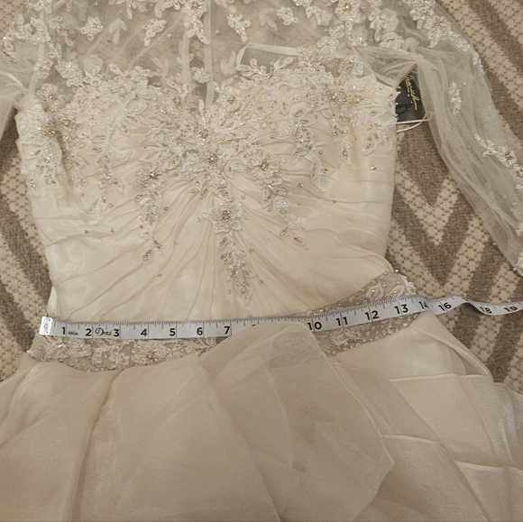 Stephen Yearick Ivory Lace Wedding Dress - Picture 8 of 9